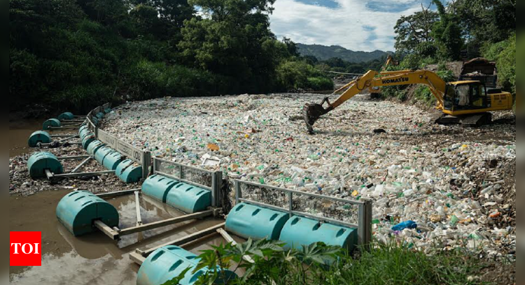 Nuapada village starts bartan bank to reduce plastic use | Bhubaneswar News